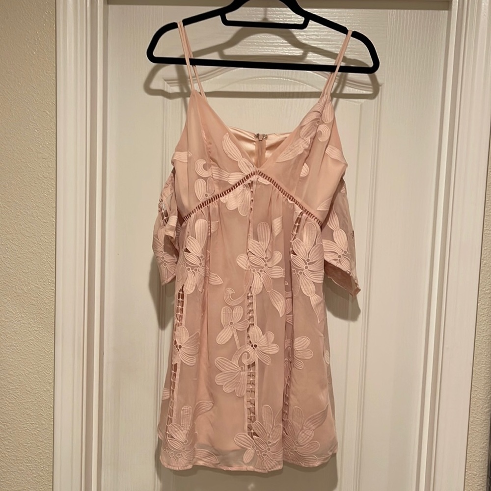 Lovers + Friends WISHFUL off shoulder
lace dress size 6 - Picture 4 of 11